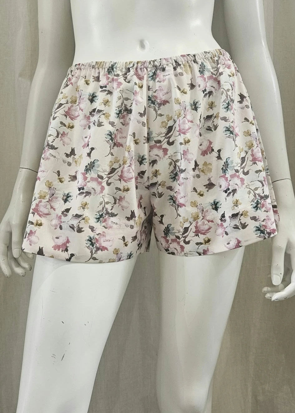liberty print raining rosebuds shorts