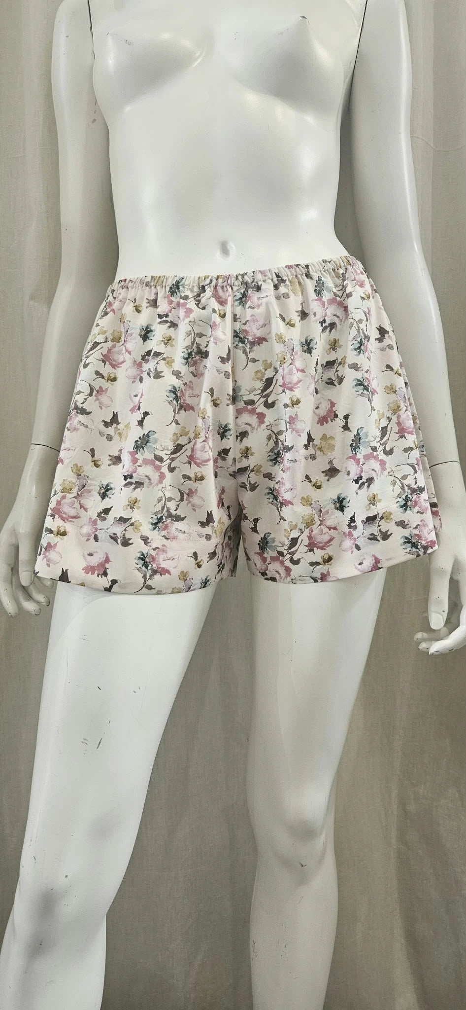liberty print raining rosebuds shorts