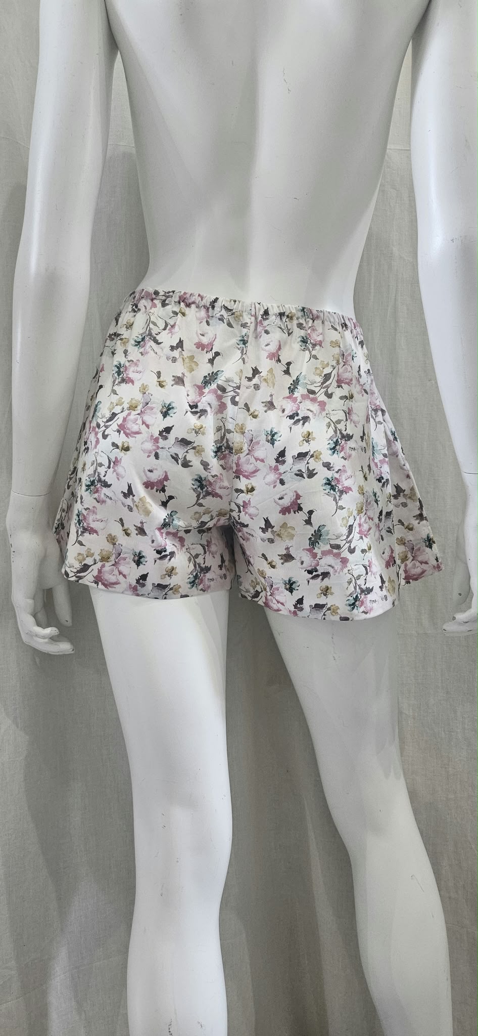 liberty print raining rosebuds shorts